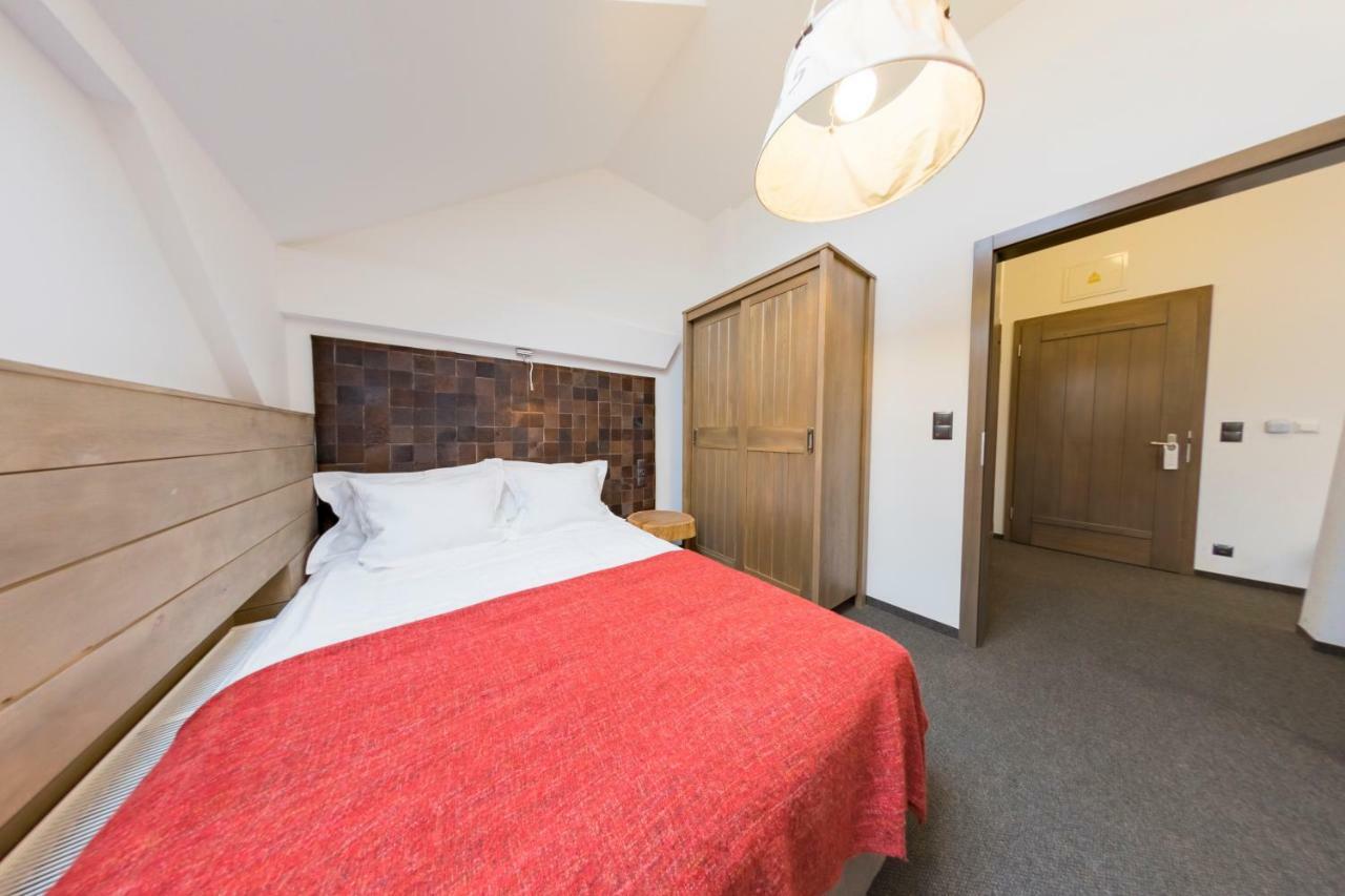 Hotel Jakubus Wilkow  Exterior photo